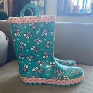 Kids Size 2 Rain/Mud Boots Worn Maybe 2x and never outside.